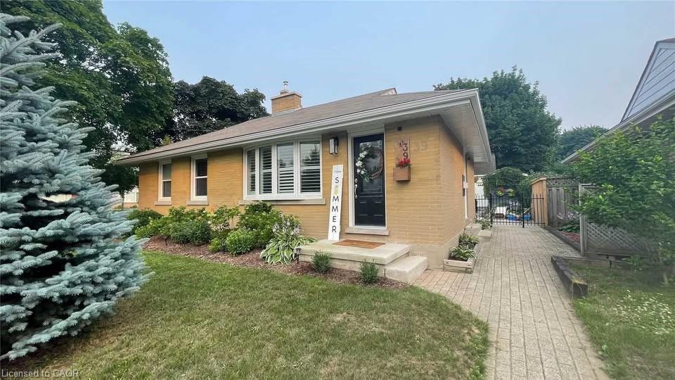 39-oakwood-avenue-kitchener-ontario-40810989