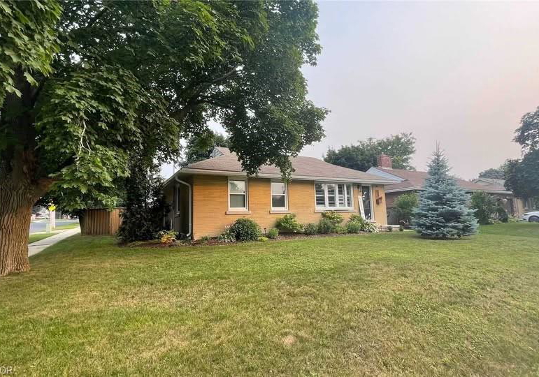 39-oakwood-avenue-kitchener-ontario-40810989