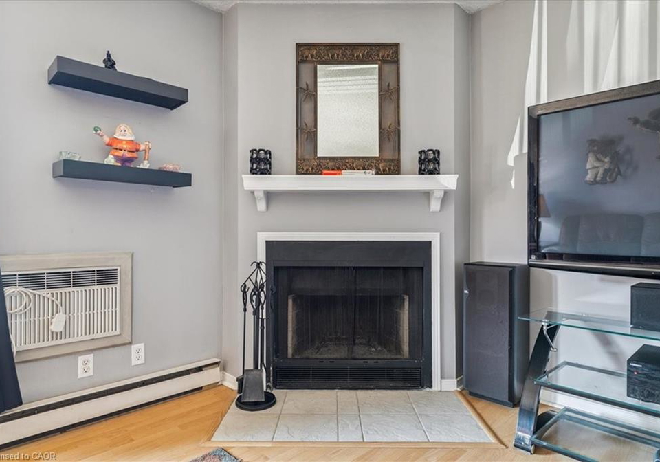 1480-pilgrims-way-oakville-ontario-40811050