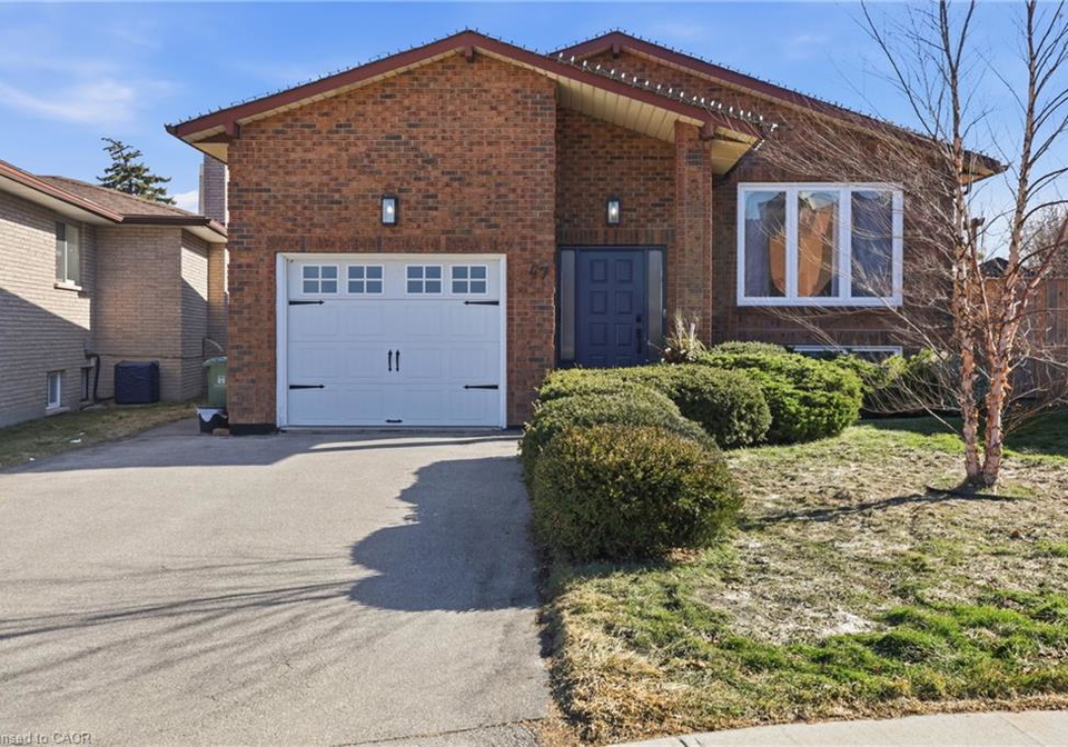 47-lisgar-court-hamilton-ontario-40811051