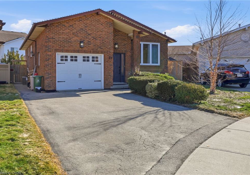 47-lisgar-court-hamilton-ontario-40811051
