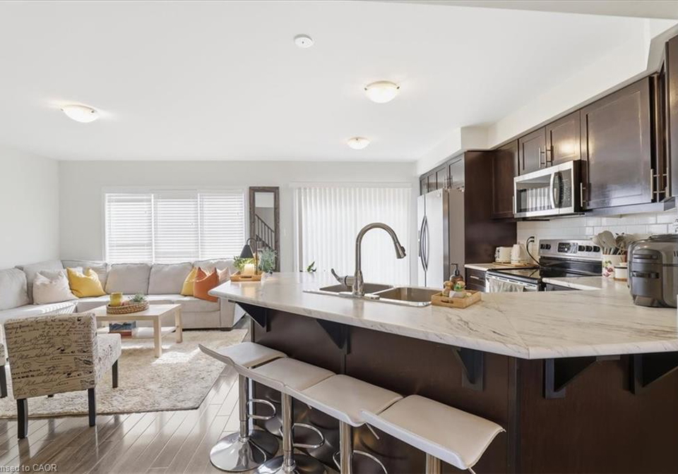 162-west-oak-trail-kitchener-ontario-40811055