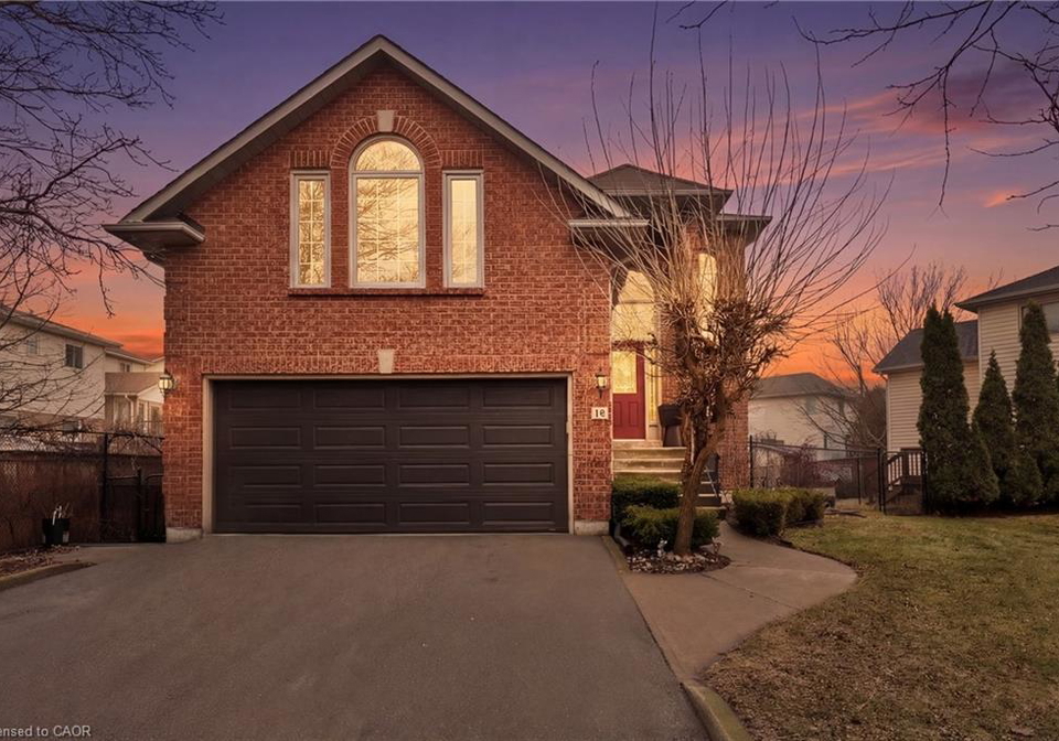10-pinecreek-road-waterdown-ontario-40811209