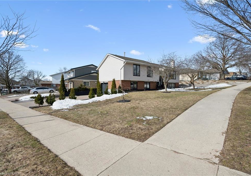 219-blackhorne-drive-kitchener-ontario-40811307