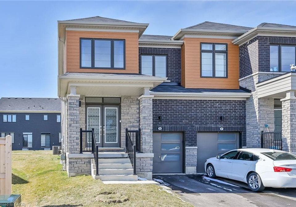 5-owl-lane-caledonia-ontario-40811352