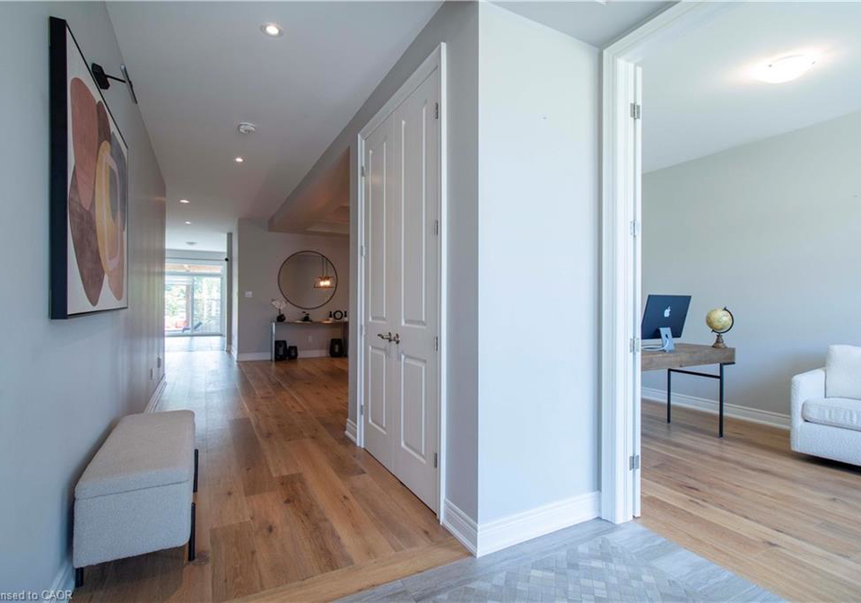 19-secinaro-avenue-ancaster-ontario-40811378