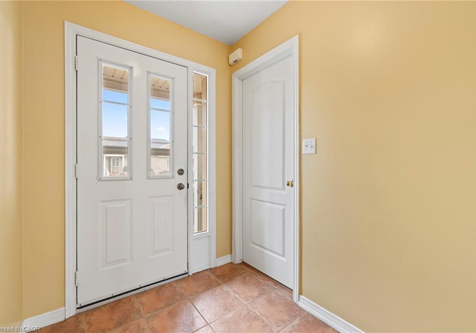 24-kenyon-crescent-grimsby-ontario-40811394