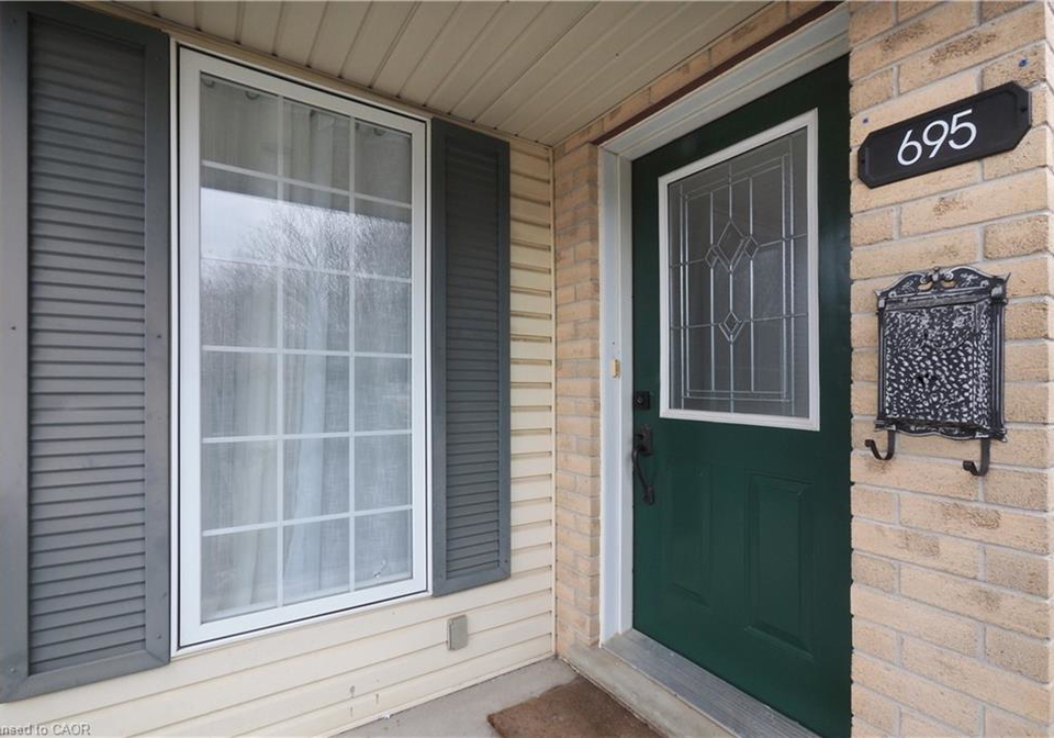 695-jacob-lane-waterloo-ontario-40811399