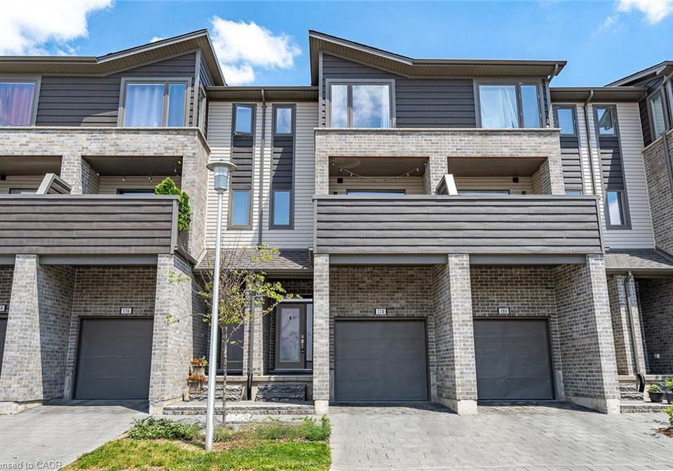 1960-dalmagarry-road-london-ontario-40811404