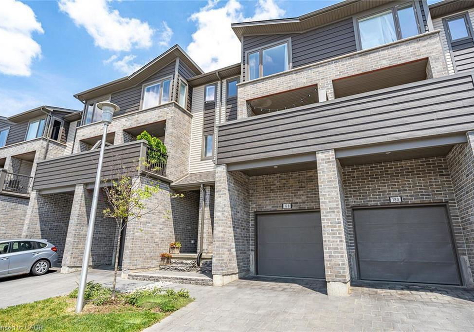 1960-dalmagarry-road-london-ontario-40811404