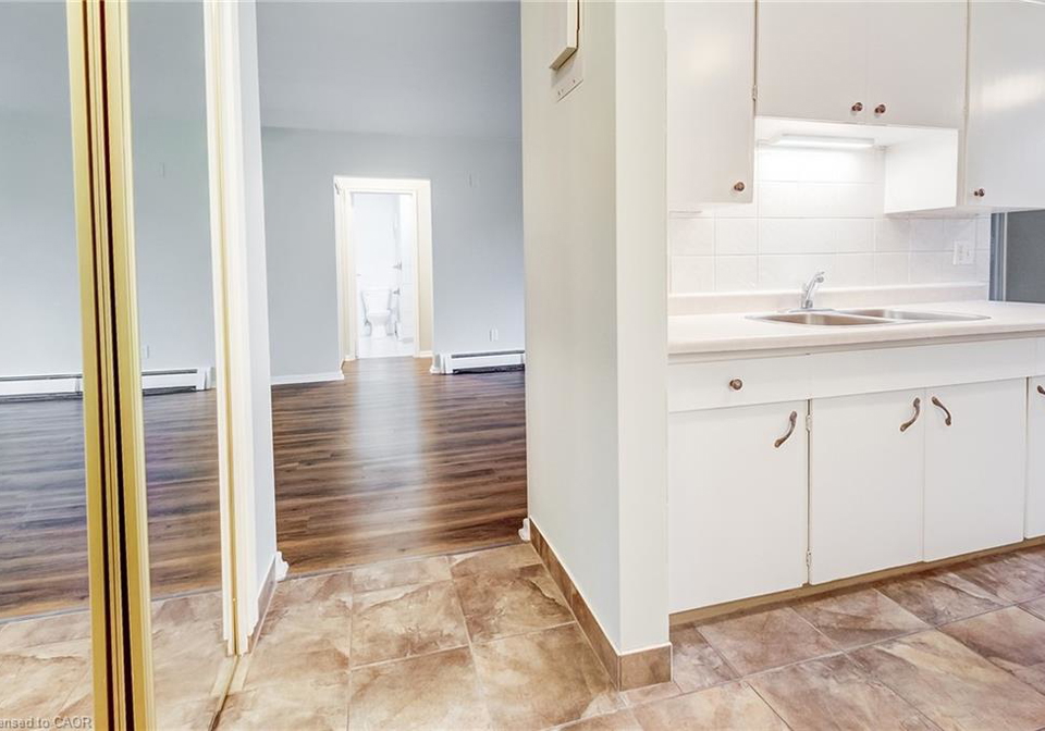 371-dale-crescent-waterloo-ontario-40811460