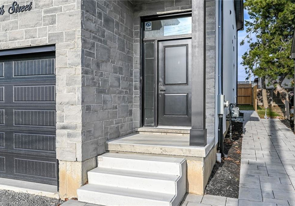 1036-garth-street-hamilton-ontario-40811475