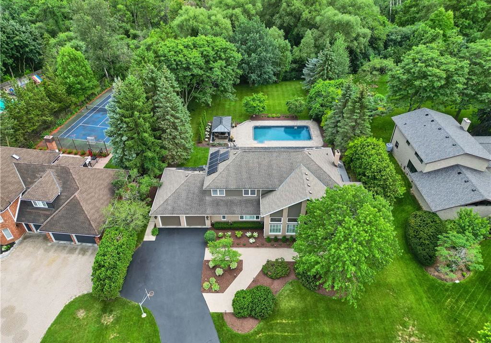 587-manorwood-court-waterloo-ontario-40811479