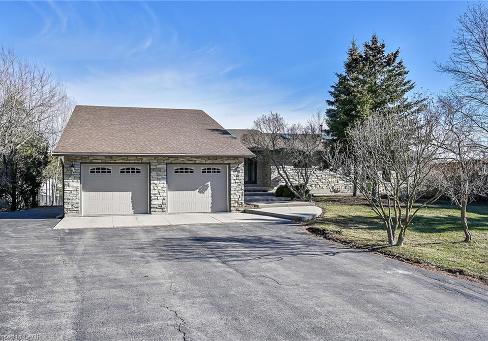 233-green-mountain-road-e-stoney-creek-ontario-40811506