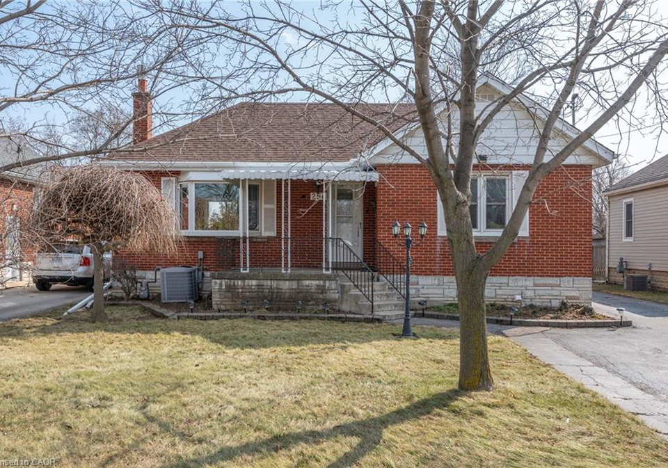 256-gray-road-stoney-creek-ontario-40811641