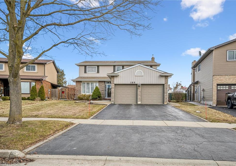 189-winding-way-kitchener-ontario-40811655