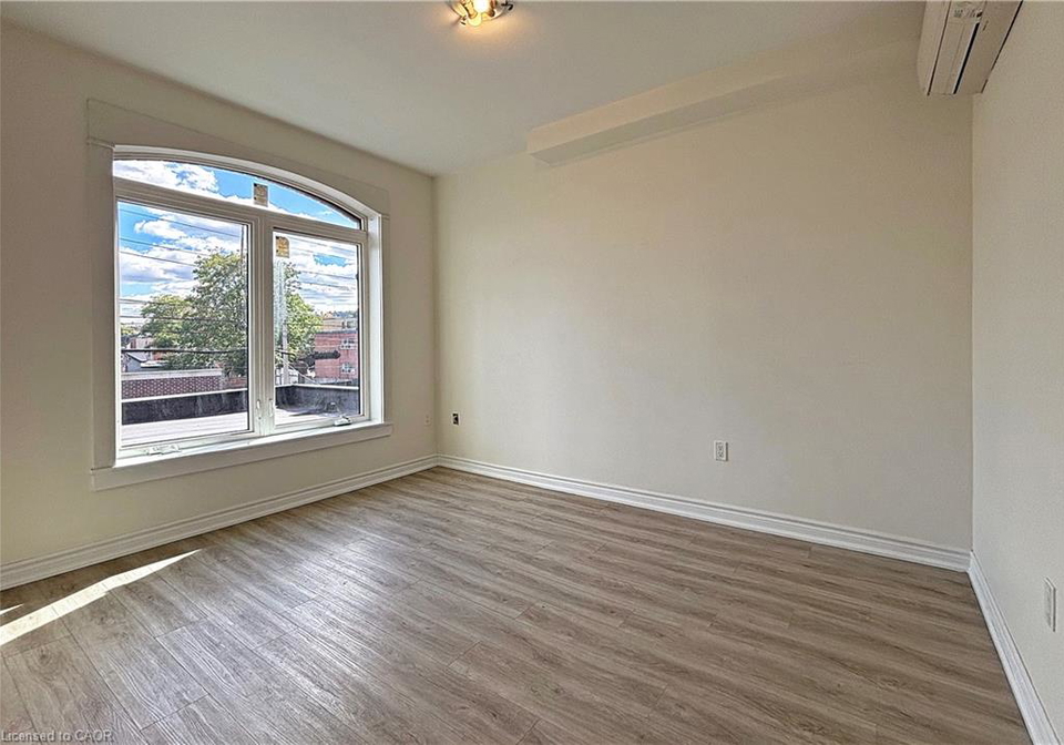 76-wentworth-street-s-hamilton-ontario-40811700