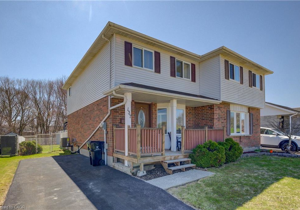 137-eastforest-trail-kitchener-ontario-40811714