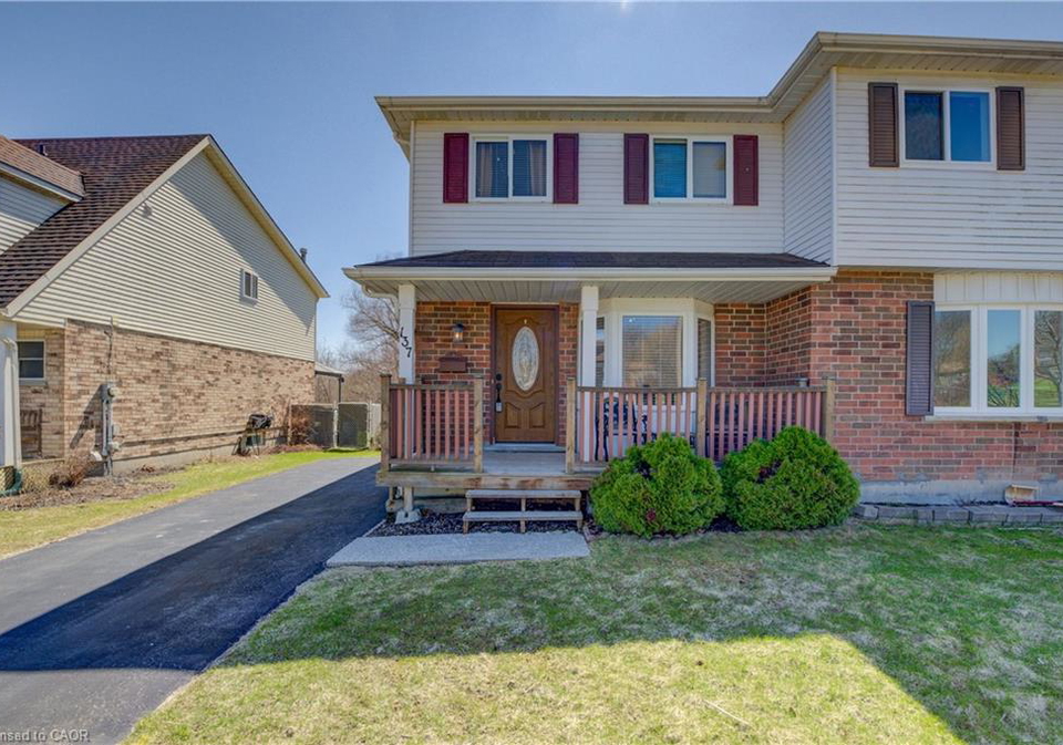 137-eastforest-trail-kitchener-ontario-40811714