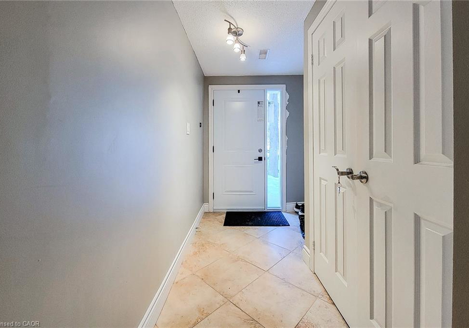 26-moss-boulevard-dundas-ontario-40811756