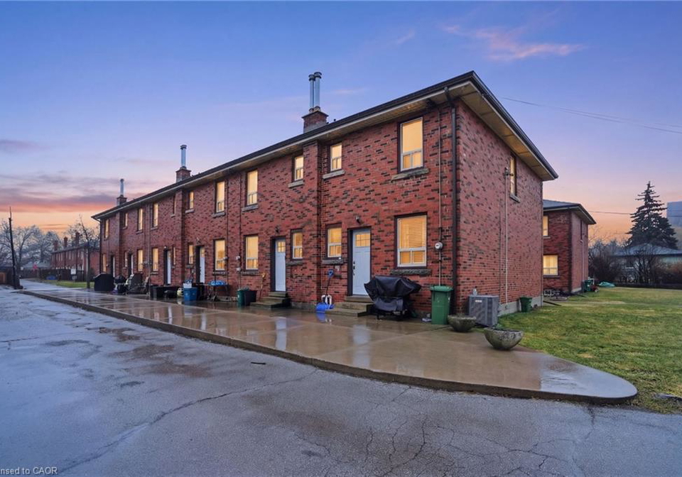 424-east-42nd-street-hamilton-ontario-40811858