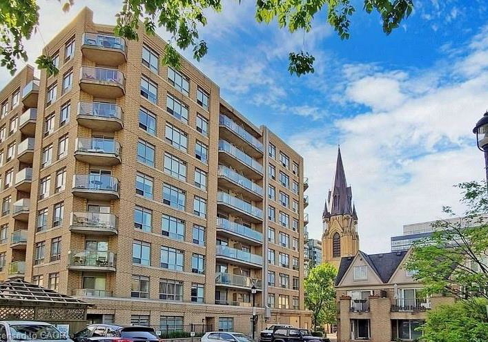 140-bathurst-street-toronto-ontario-40811876