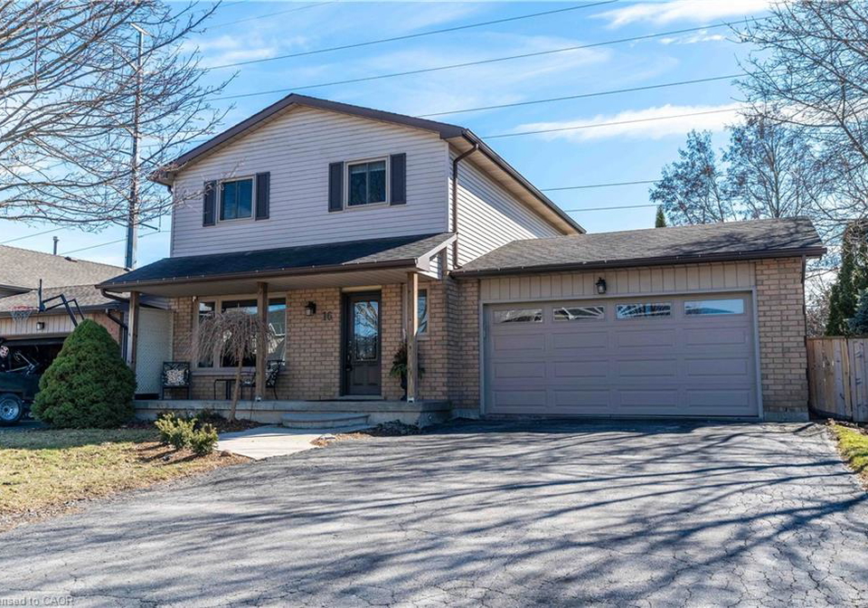16-clansman-crescent-caledonia-ontario-40811883