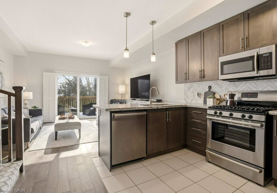 4174-galileo-common-burlington-ontario-40811931
