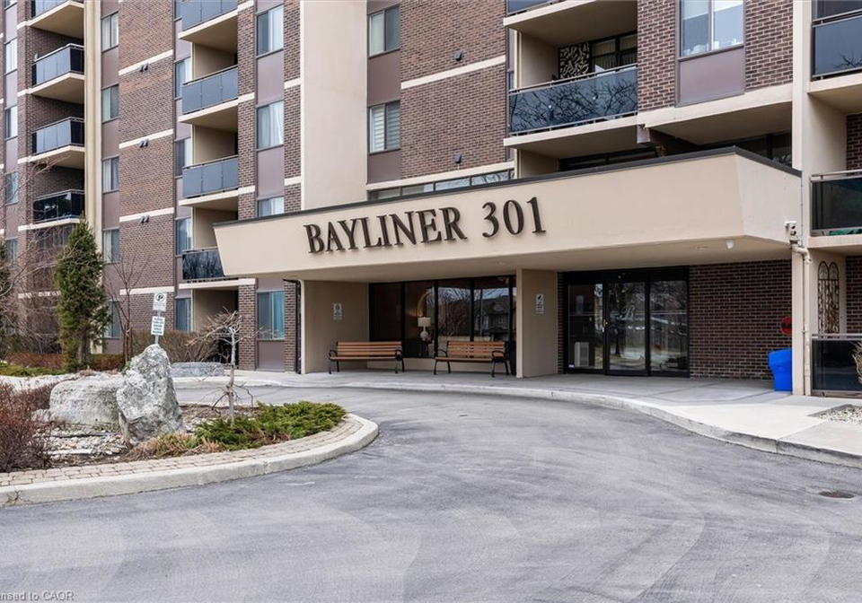 301-frances-avenue-stoney-creek-ontario-40811996