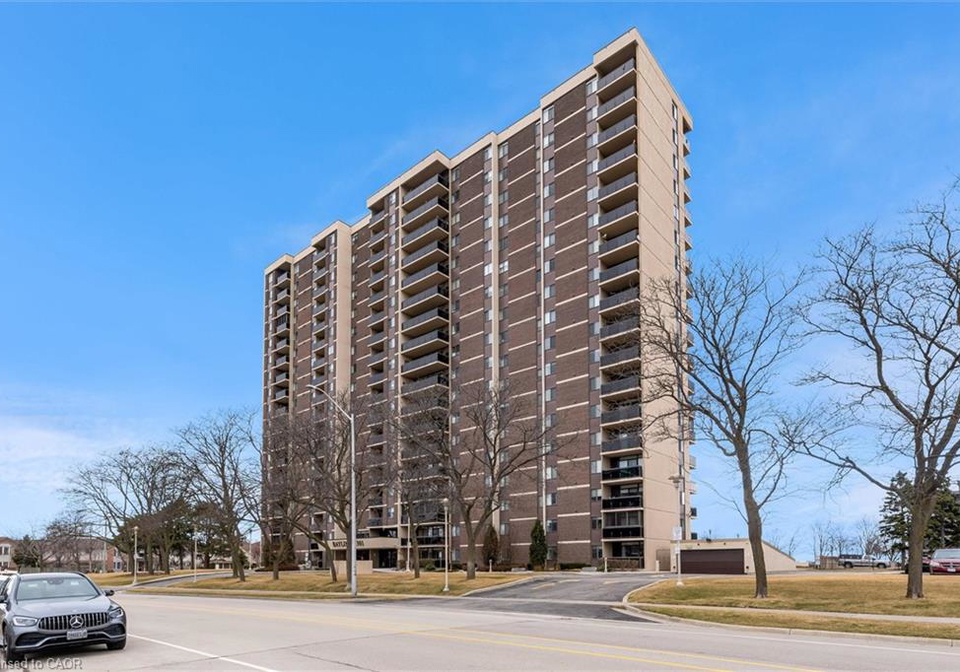 301-frances-avenue-stoney-creek-ontario-40811996
