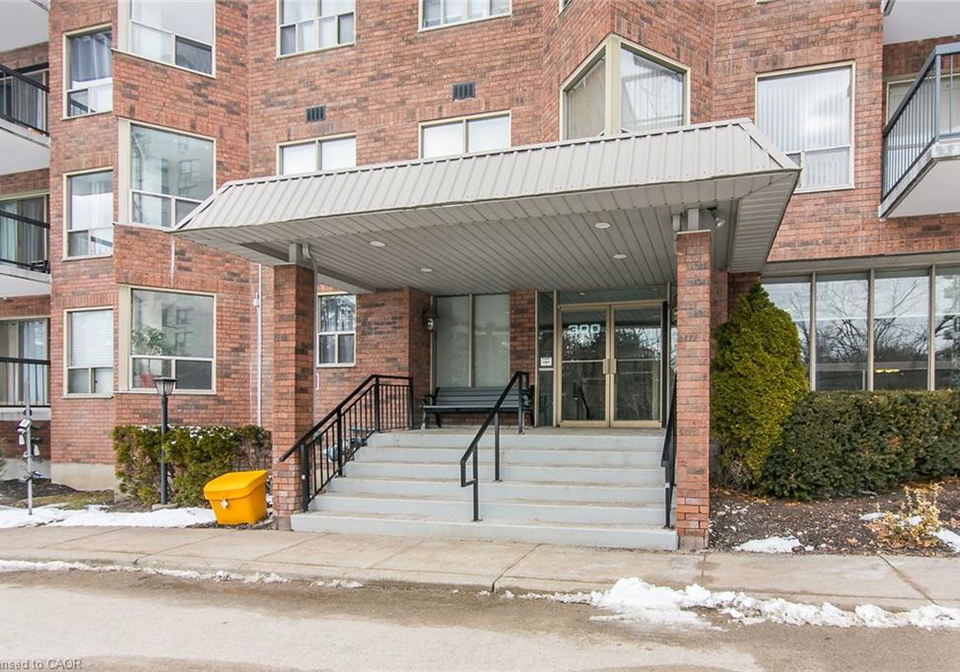 300-keats-way-waterloo-ontario-40812006