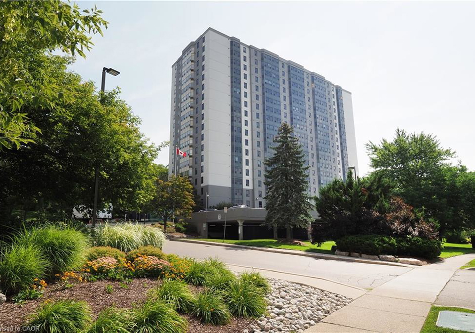 55-green-valley-drive-kitchener-ontario-40812013