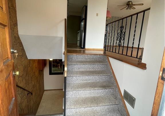 24-yeoville-court-hamilton-ontario-40812061