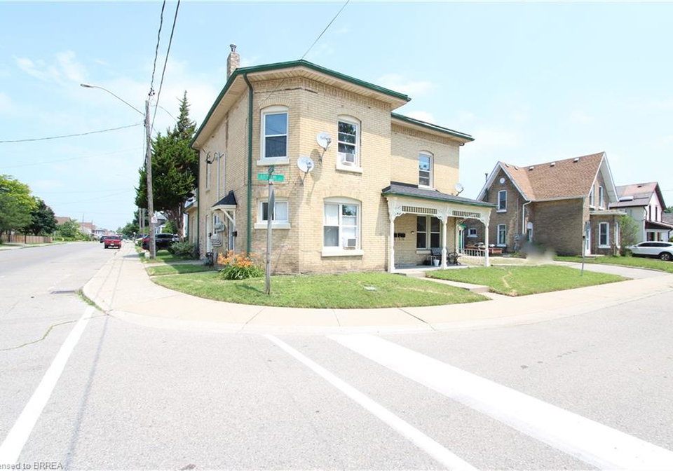 62-arthur-street-brantford-ontario-40812137