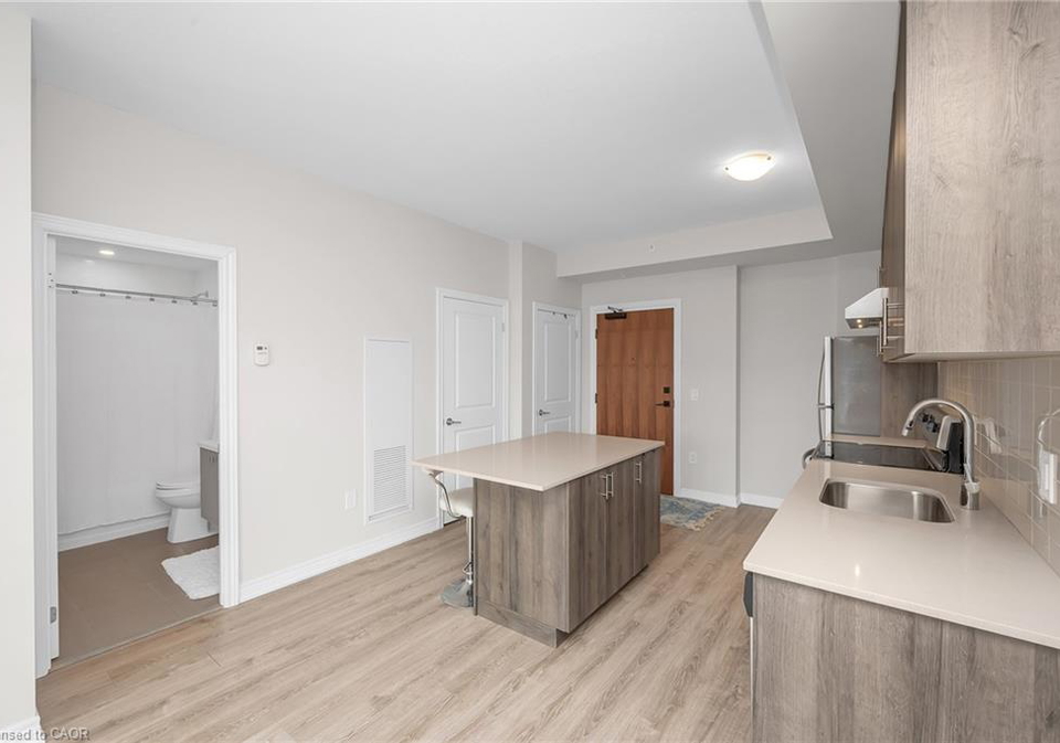 121-hwy-8-stoney-creek-ontario-40812238