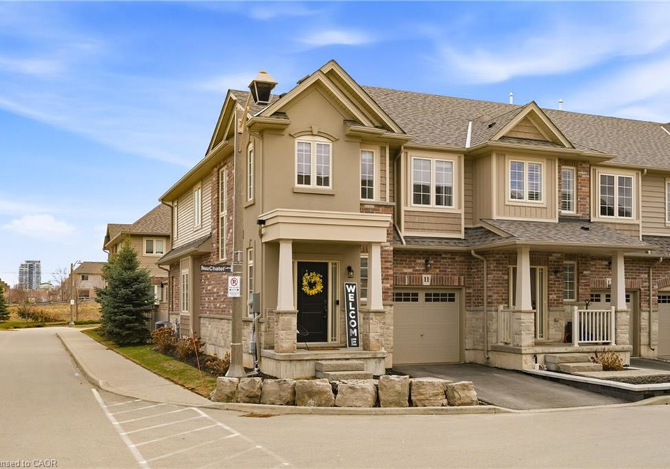 11-beau-chatel-lane-grimsby-ontario-40812248