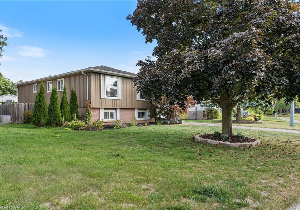 9-turner-drive-simcoe-ontario-40812321