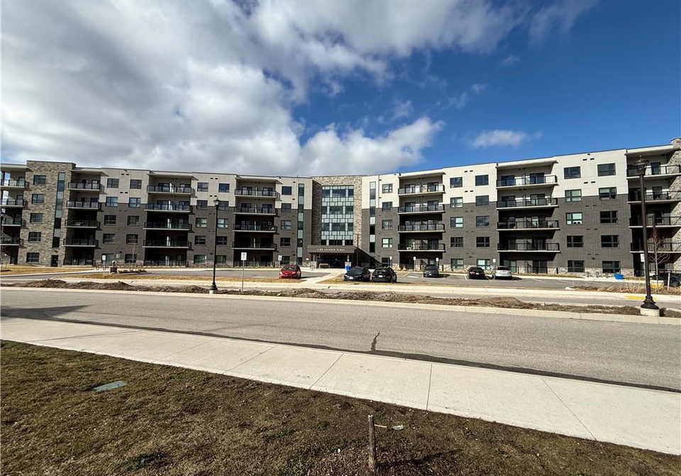 1100-lackner-place-kitchener-ontario-40812343
