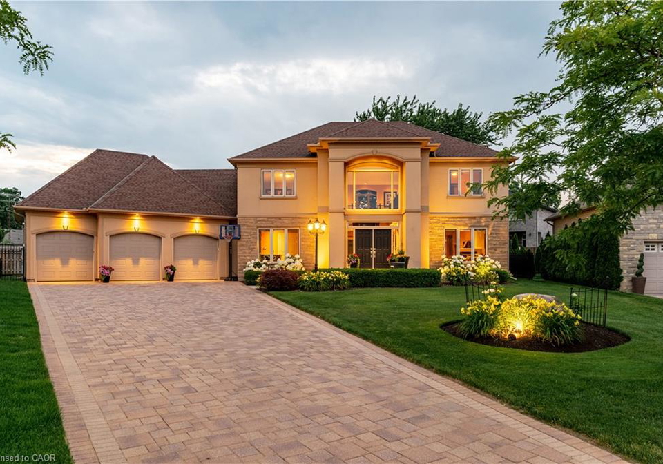8881-joseph-court-niagara-falls-ontario-40812357