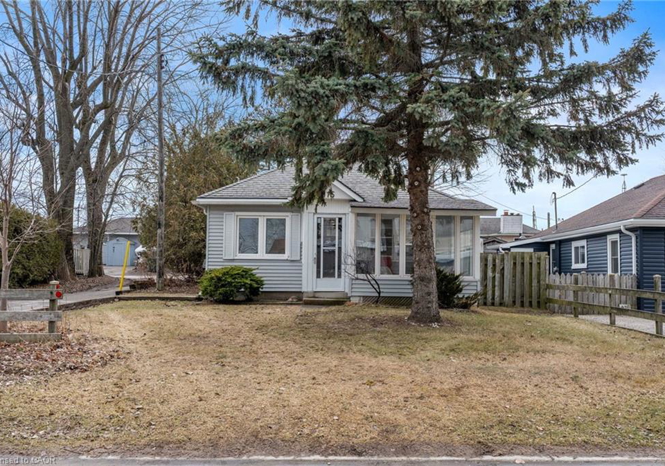 115-erie-boulevard-long-point-ontario-40812397