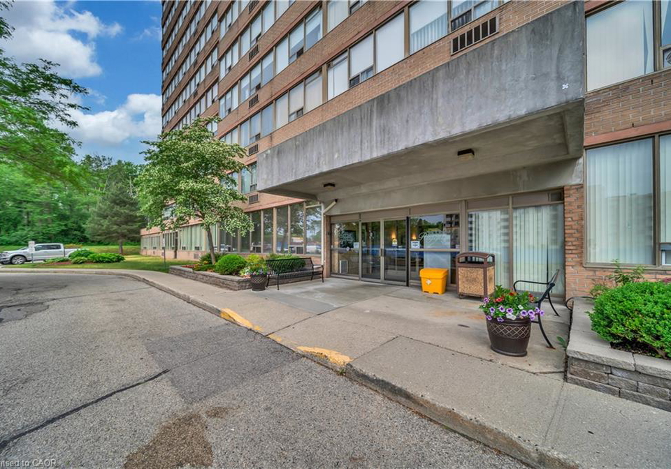 3227-king-street-e-kitchener-ontario-40812445