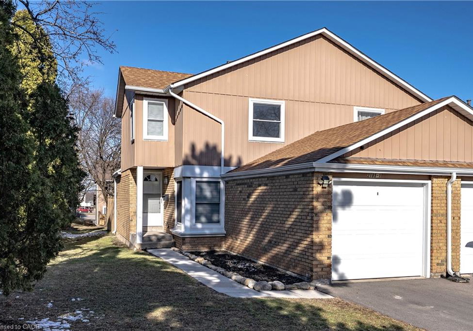 2185-fairchild-boulevard-burlington-ontario-40812460