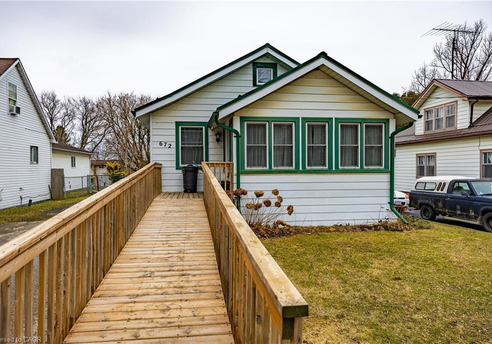672-james-street-delhi-ontario-40812463