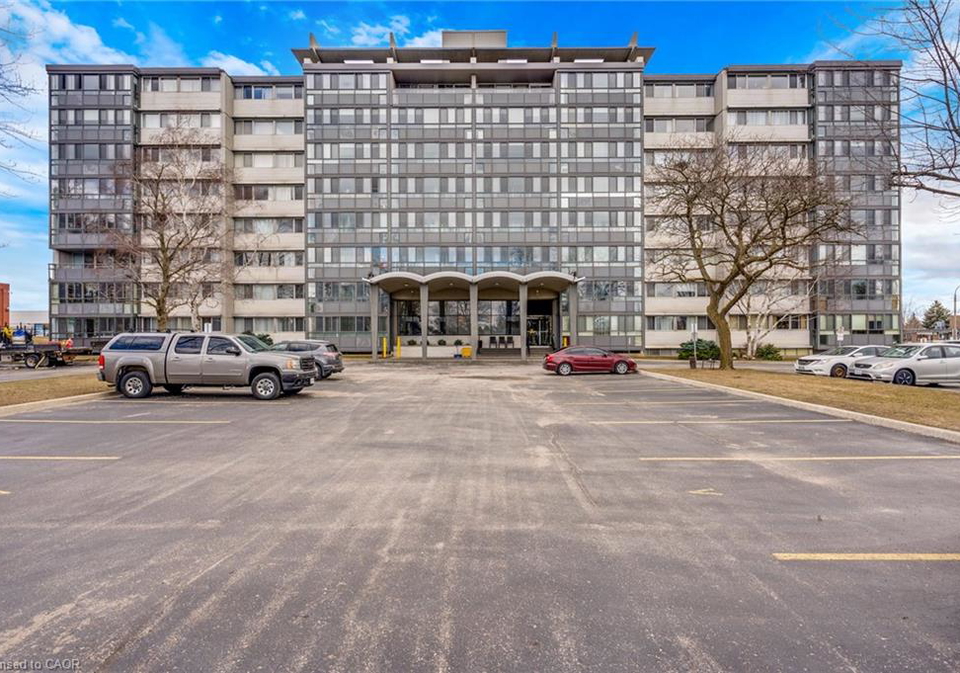24-midland-drive-kitchener-ontario-40812492