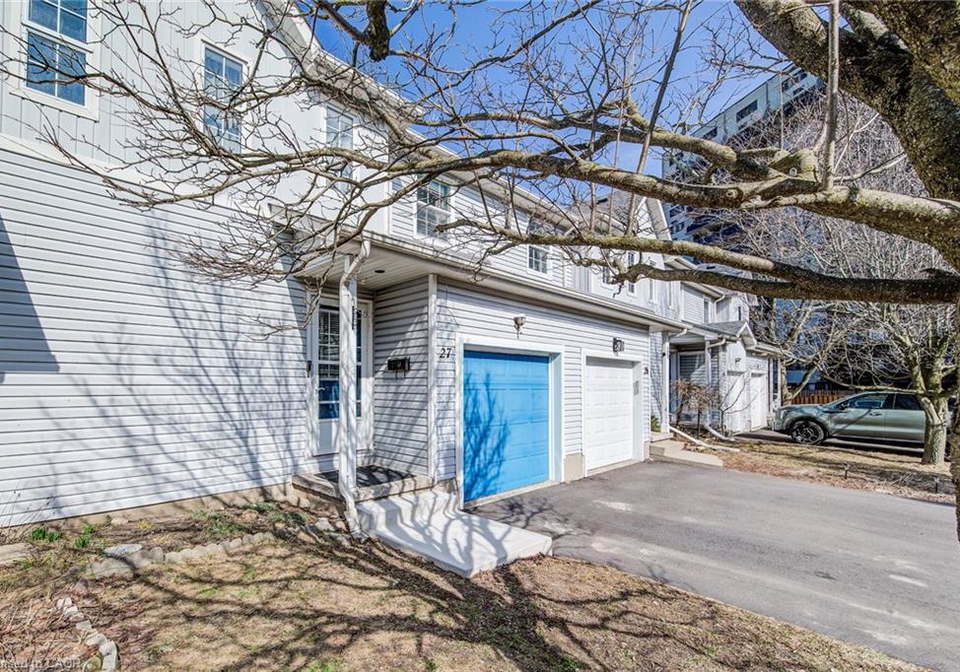 90-mooregate-crescent-kitchener-ontario-40812497