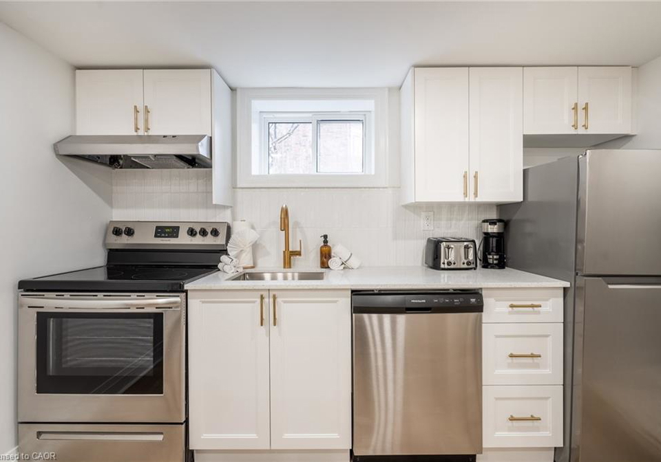 40-delaware-avenue-hamilton-ontario-40812639