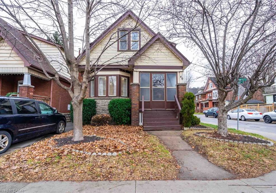 40-delaware-avenue-hamilton-ontario-40812639