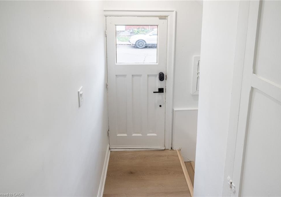 40-delaware-avenue-hamilton-ontario-40812639
