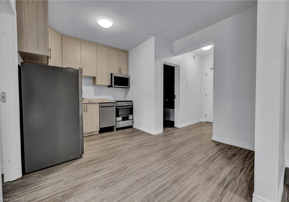 13-water-street-cambridge-ontario-40812698