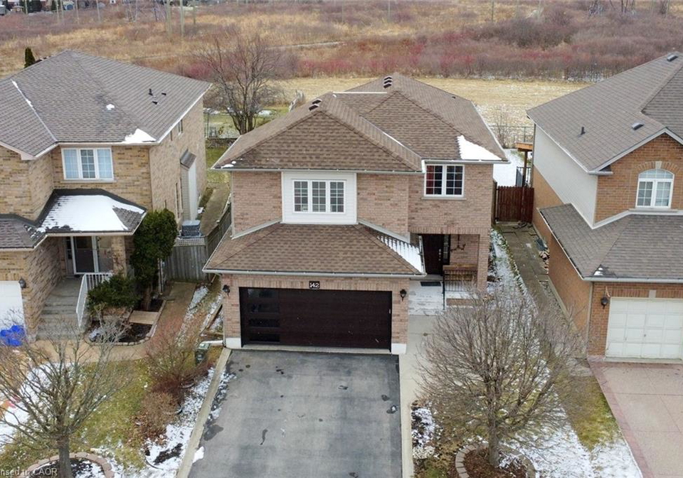 142-hawkswood-trail-hamilton-ontario-40812731